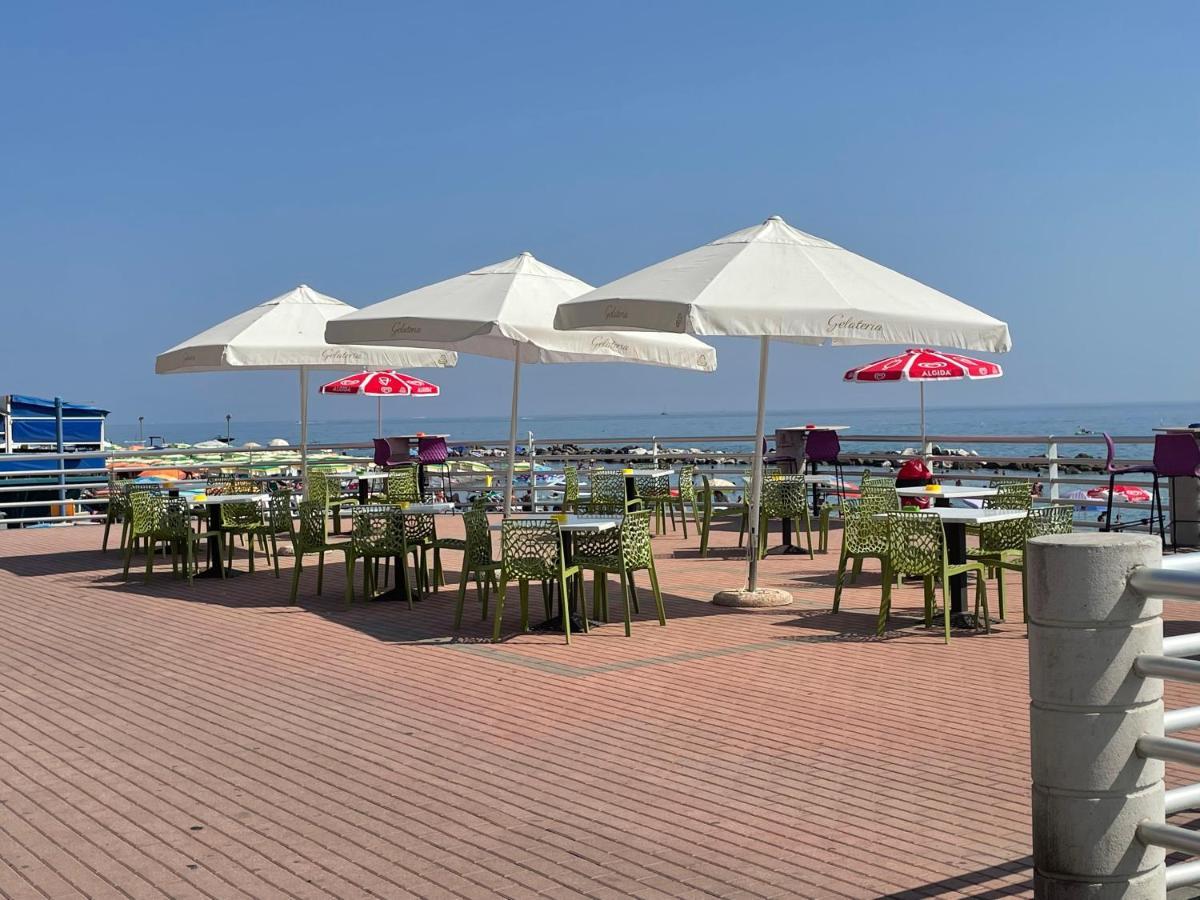 Casa Aiga Marina Appartement Ventimiglia Buitenkant foto