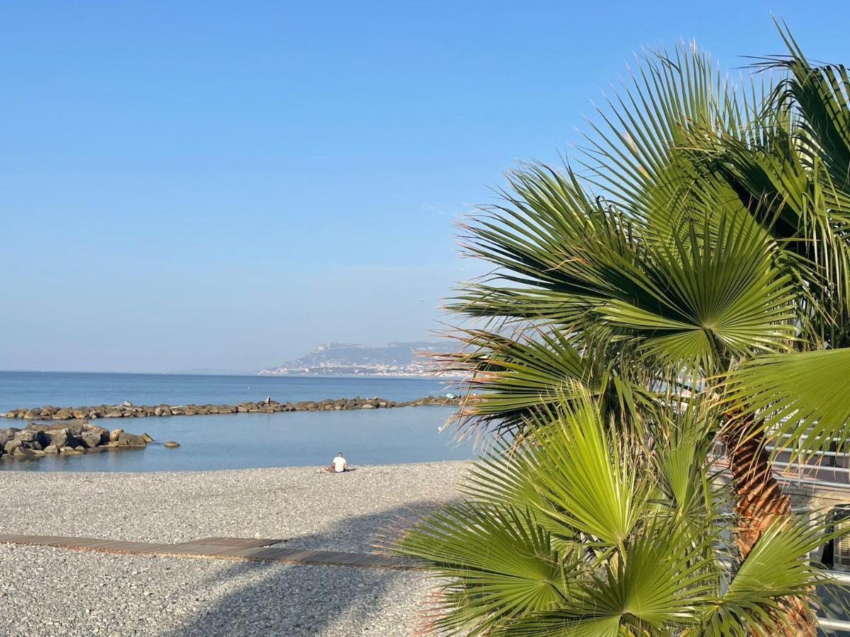 Casa Aiga Marina Appartement Ventimiglia Buitenkant foto